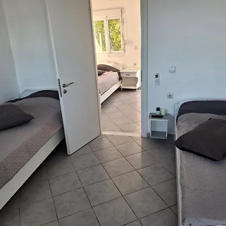 Poseidon Street νεα μεσαγγαλα γκαρσονιέρα 5